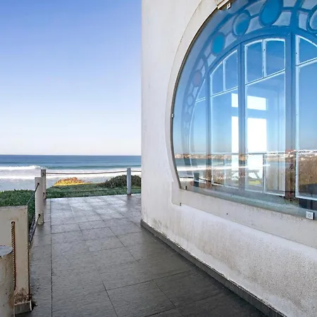 Surfcastle And Surf School *