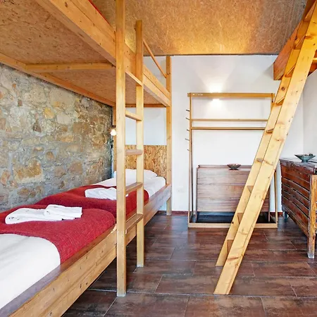 Tatil Evi Surfcastle And Surf School Ferrel (Leiria)