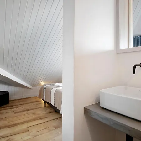 Casa vacanze Surfcastle And Surf School Ilha de Terra